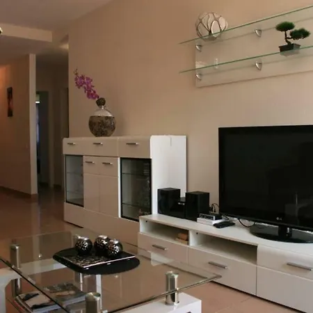 Casa El Duque With Sea View, Terrace, Heated Pool, 400m To El Duque Beach, Wifi, Sat-tv *