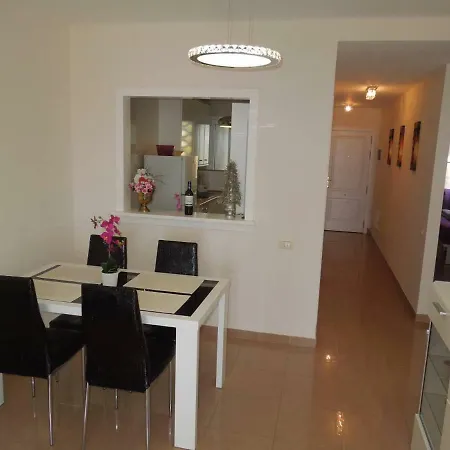 Casa El Duque With Sea View, Terrace, Heated Pool, 400m To El Duque Beach, Wifi, Sat-tv 公寓