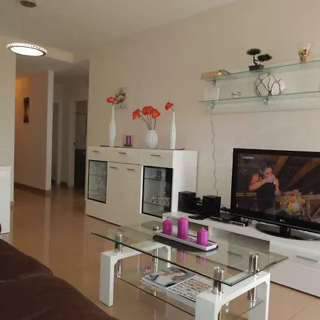 Casa El Duque With Sea View, Terrace, Heated Pool, 400m To El Duque Beach, Wifi, Sat-tv *