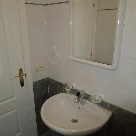 Apartment Casa El Duque With Sea View, Terrace, Heated Pool, 400m To El Duque Beach, Wifi, Sat-tv Costa Adeje (Tenerife)